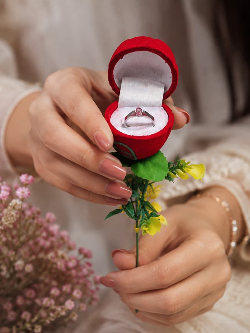 Love promise ring with beautiful rose box
