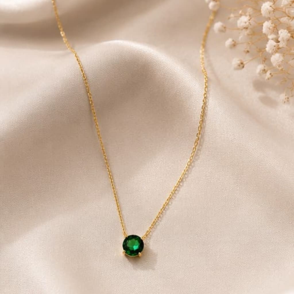 Emerald Glow Pendant Necklace – Stainless Steel | Waterproof & Tarnish Resistant